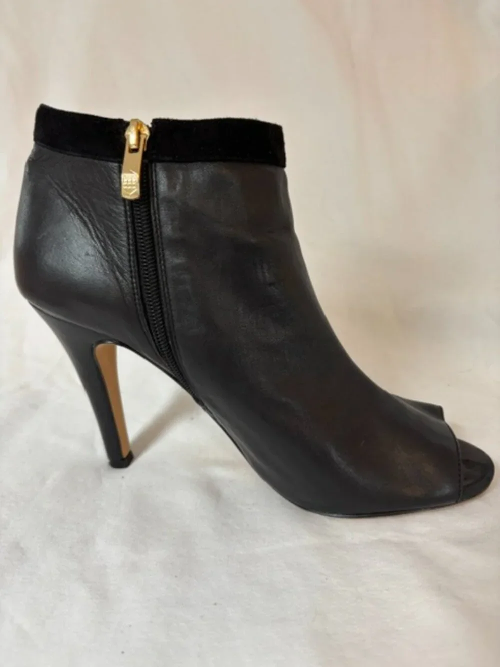 Vince Camuto Kevia Black Leather/Suede Open Toe Stiletto Bootie Women's Size 10M